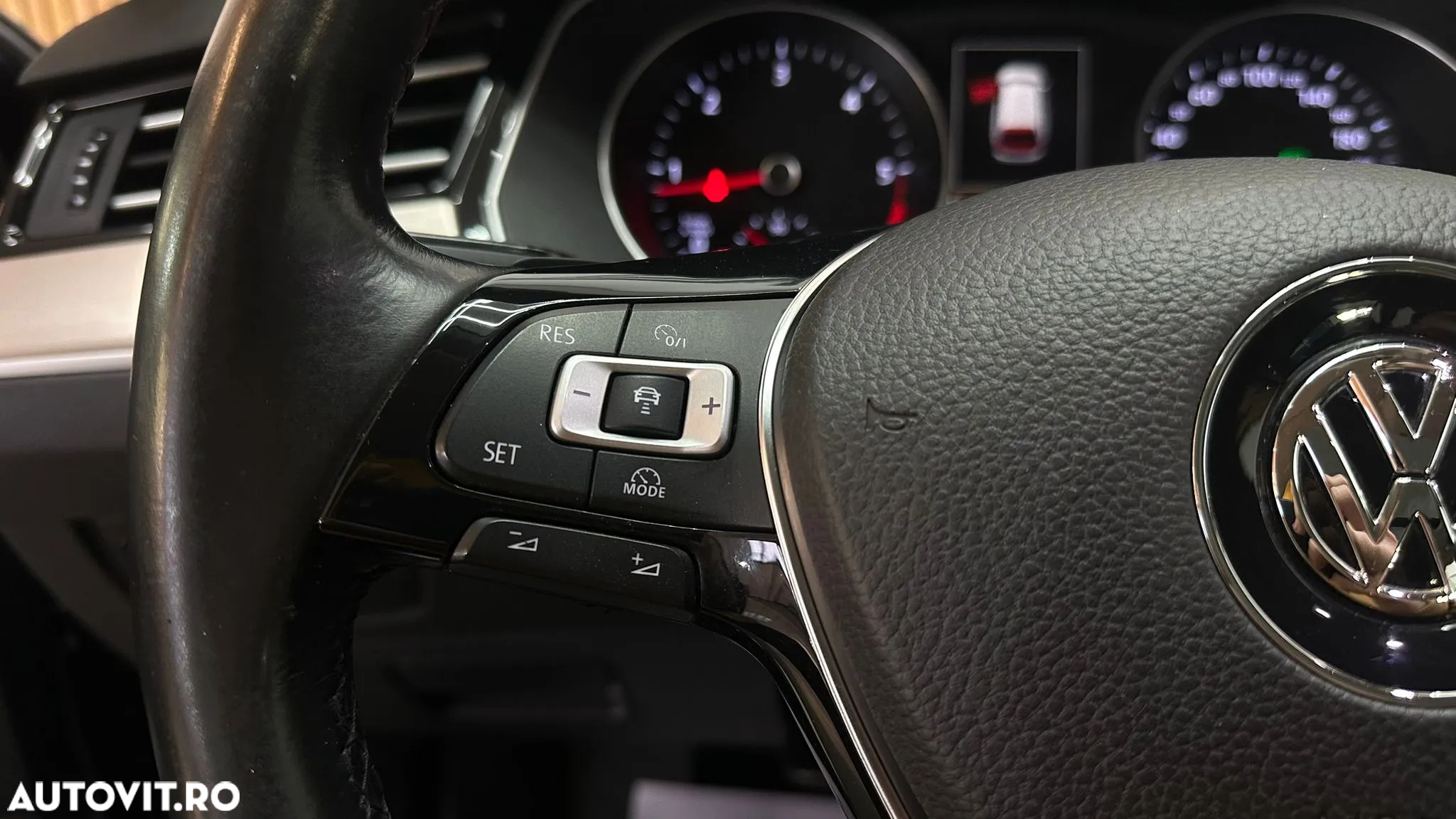 Volkswagen Passat - 31