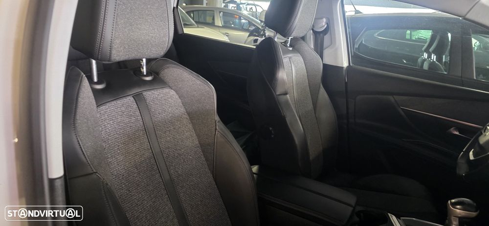 Peugeot 5008 PureTech 130 Stop & Start Allure Pack - 3
