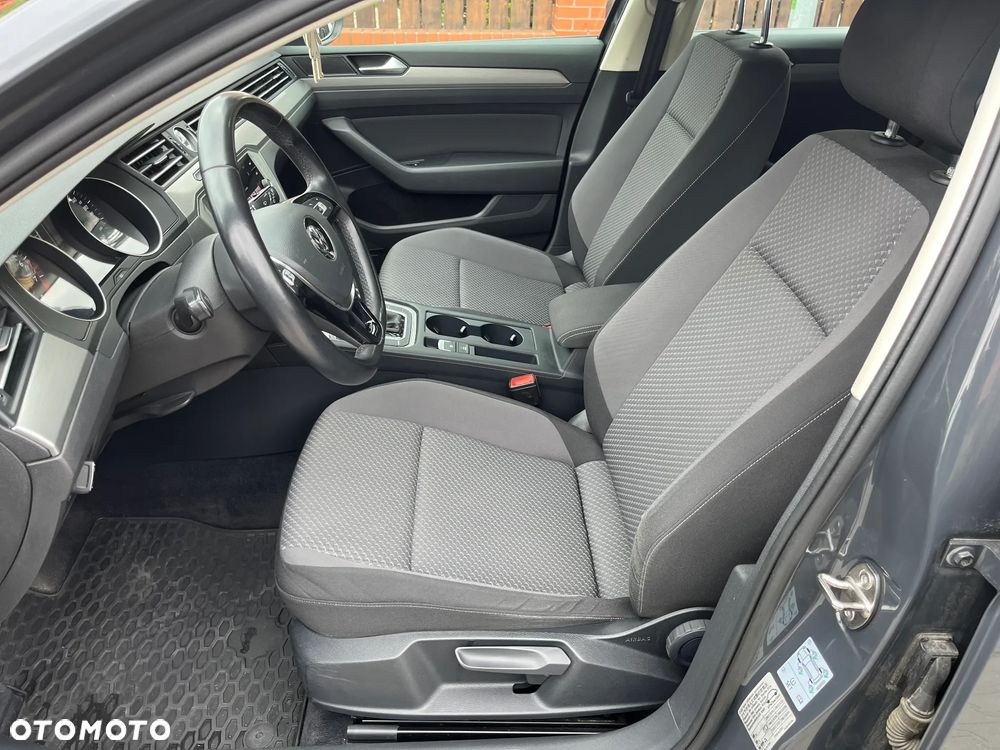 Volkswagen Passat 1.4 TSI BMT ACT Trendline DSG - 17
