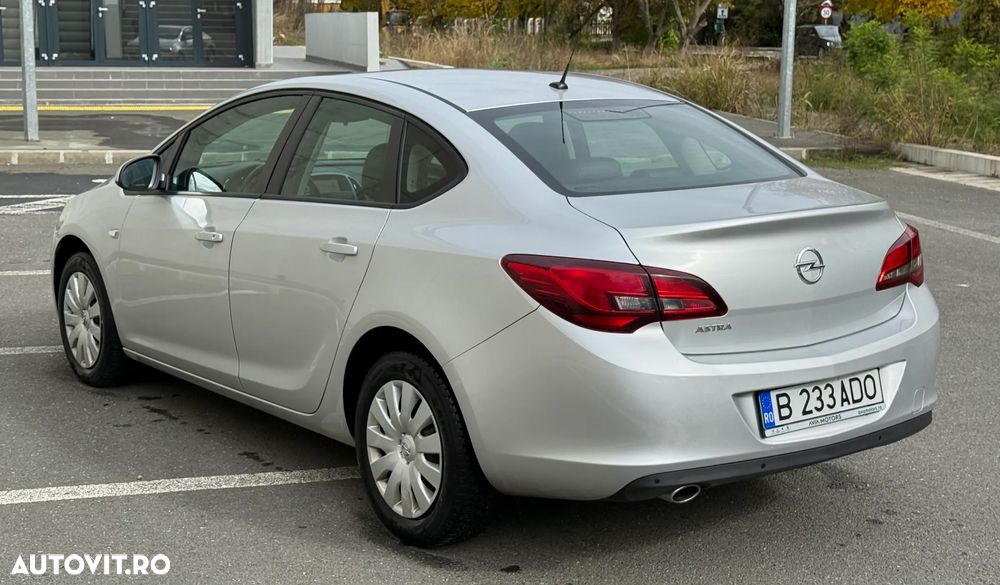 Opel Astra 1.4 ECOTEC Turbo Selection - 4