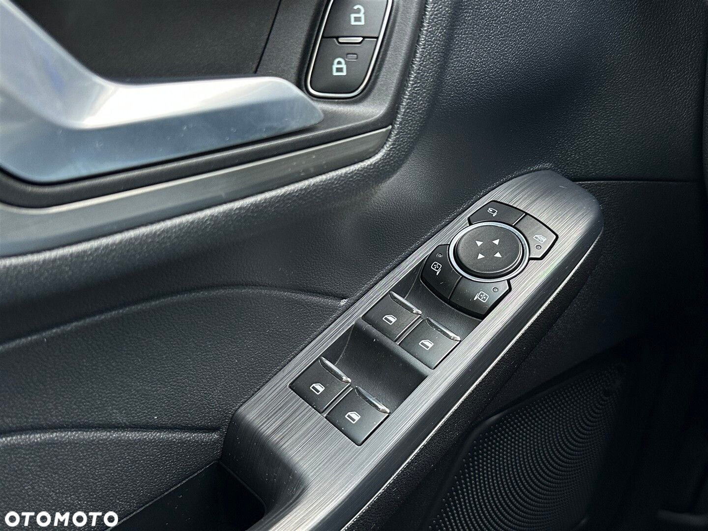 Ford Kuga - 16