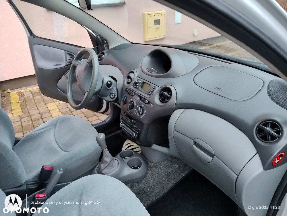 Toyota Yaris - 11