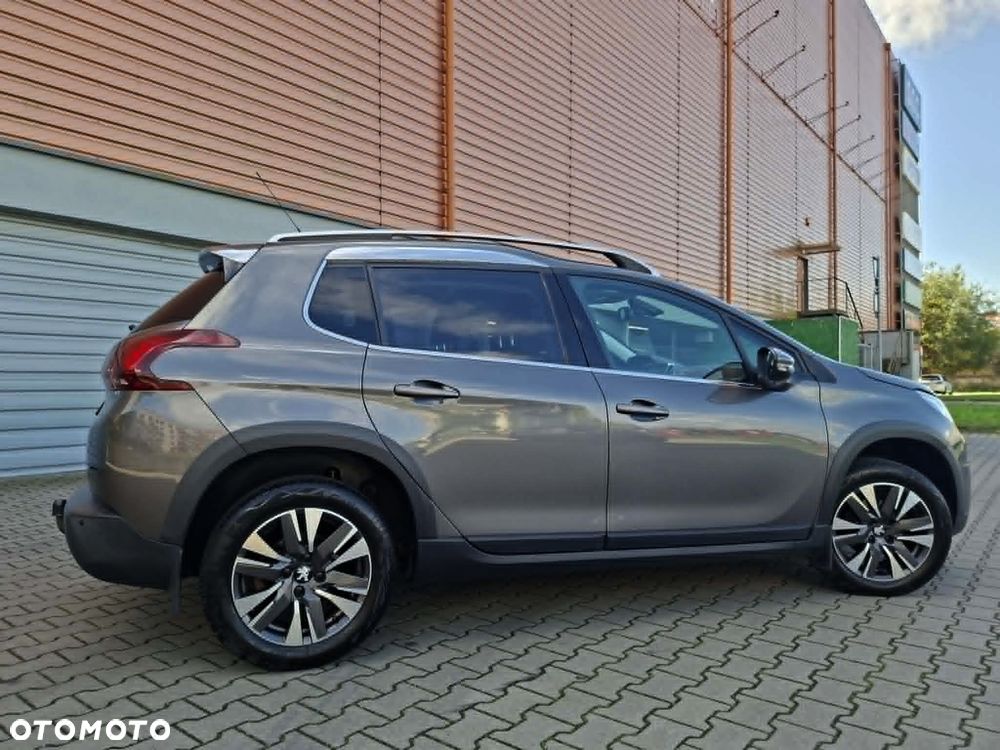 Peugeot 2008 BlueHDi 100 STOP & START Allure - 22