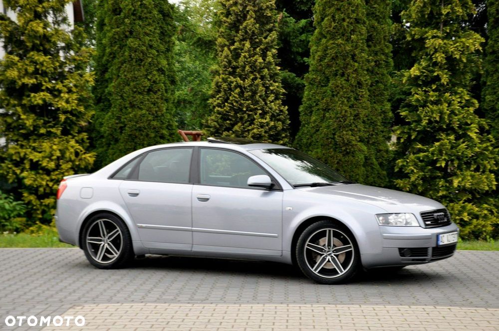Audi A4 Limousine - 4