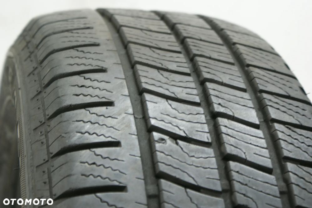 215/60R17C GOODYEAR CARGO VECTOR 2 , 7,4mm . - 2