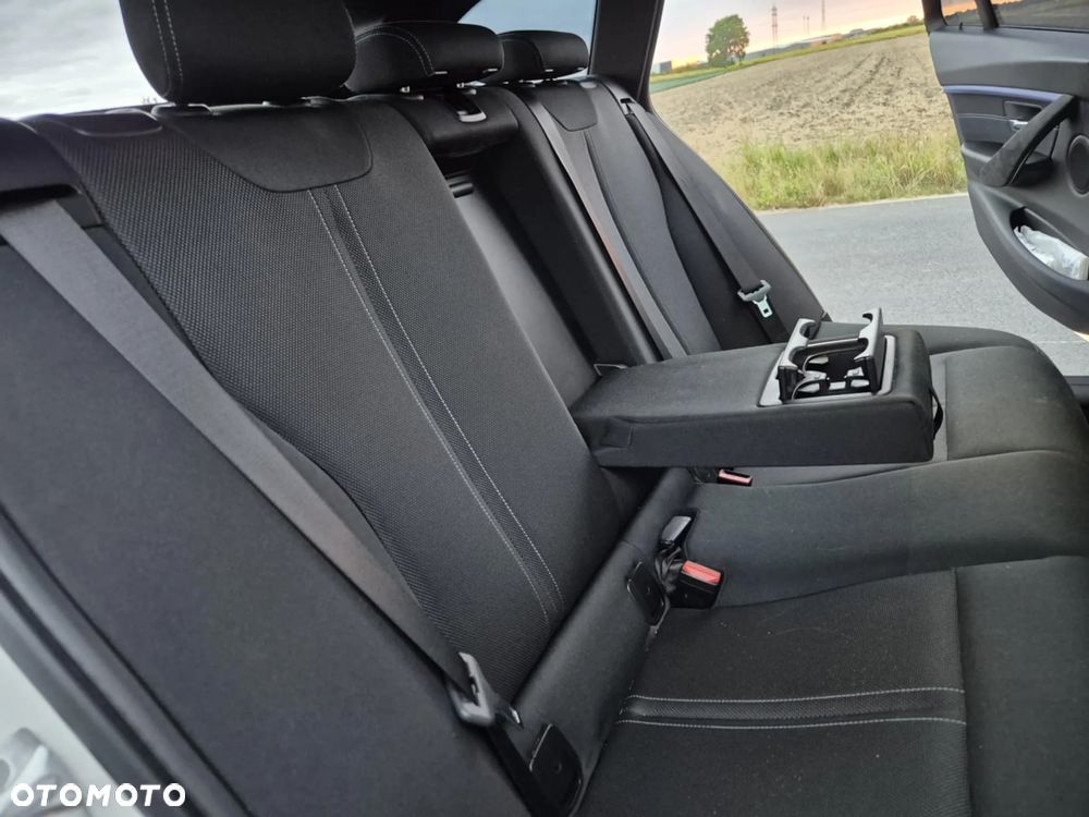 BMW Seria 3 320i M Sport Shadow sport - 21