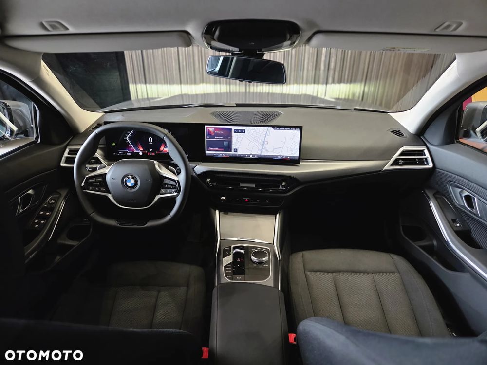 BMW Seria 3 318d MHEV - 15