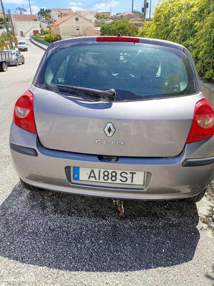 Renault Clio 1.5 dCi Dynamique S - 6