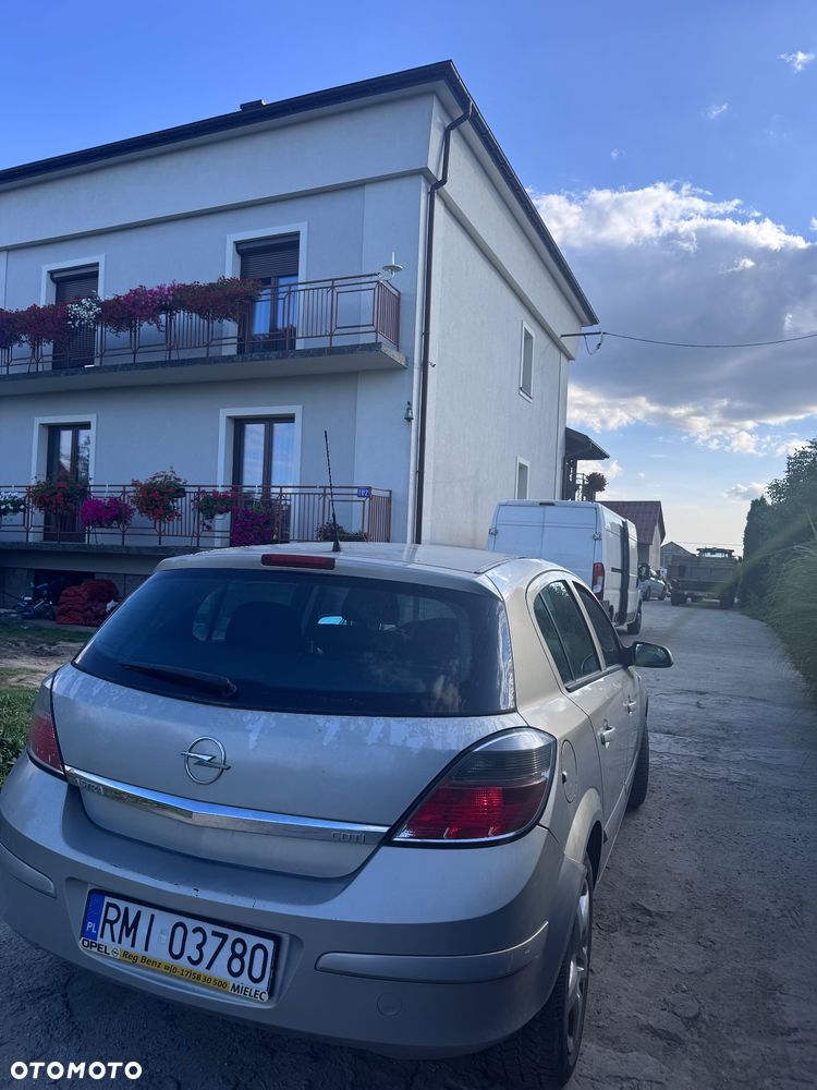 Opel Astra 1.3 CDTI Cosmo - 4