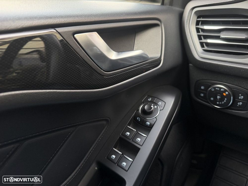 Ford Focus 1.5 TDCi EcoBlue ST-Line - 22