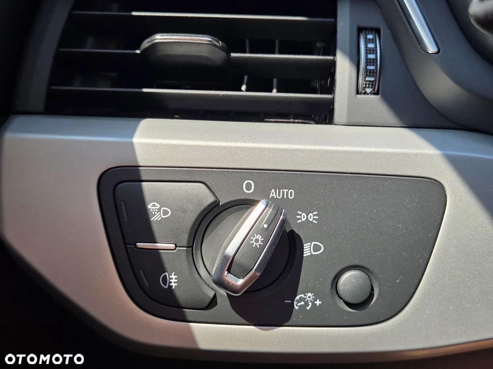 Audi A4 Avant 30 TDI mHEV Advanced S tronic - 35