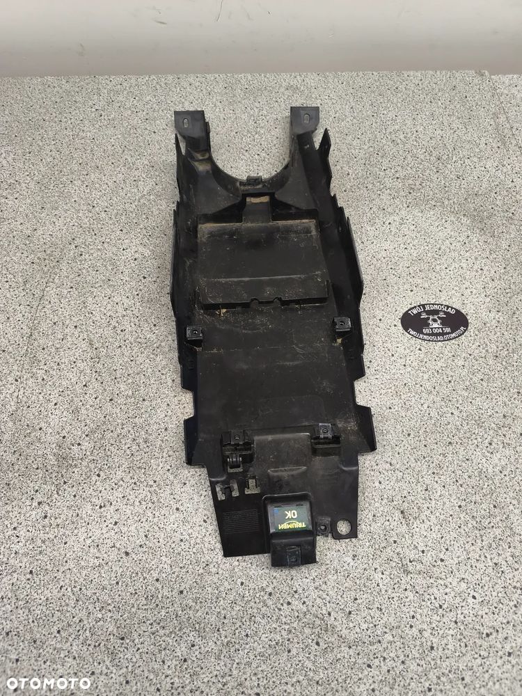 Nadkole, wypełnienie zadupka Triumph Trident 660 2022 - 1