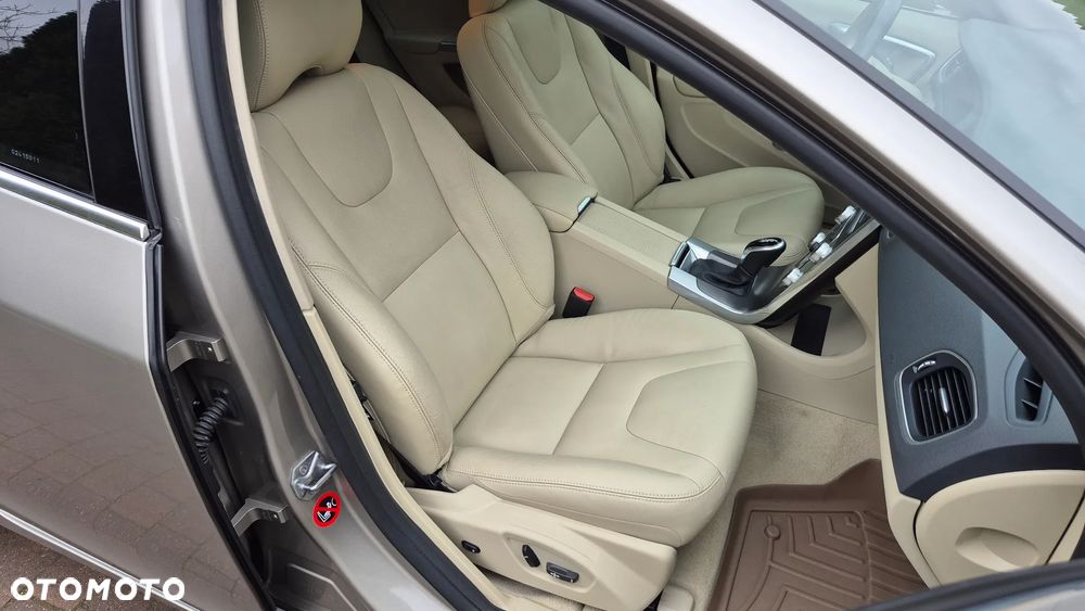 Volvo S60 D3 Geartronic Summum - 27