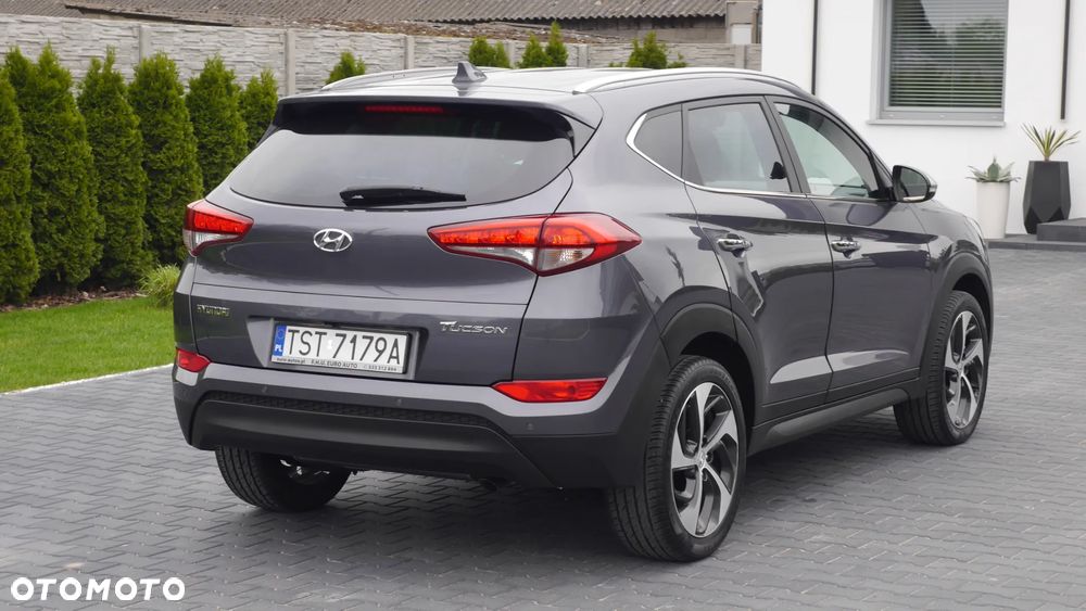 Hyundai Tucson 1.7 CRDI BlueDrive GO 2WD - 12