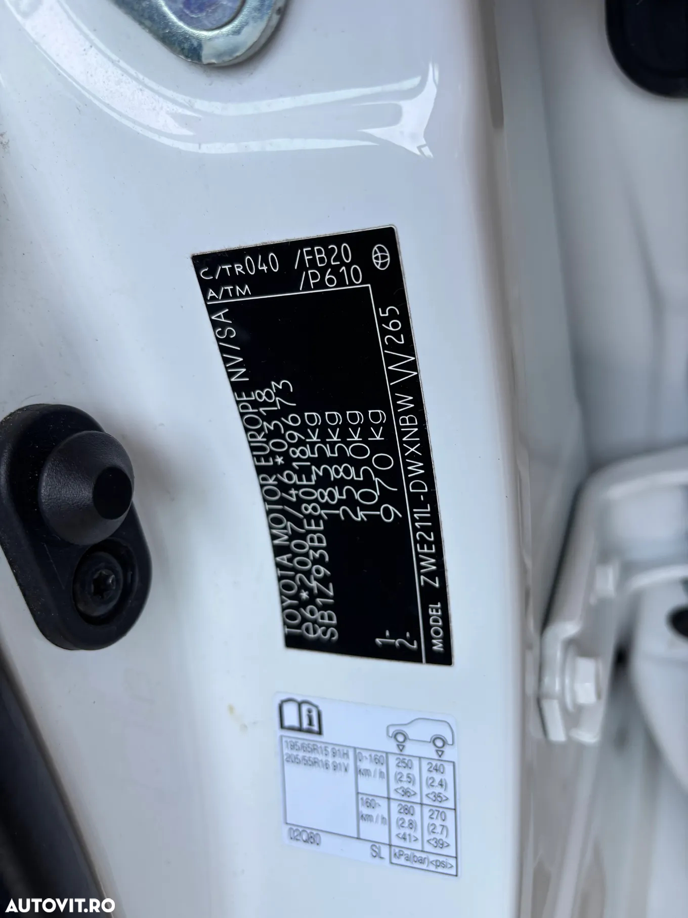 Toyota Corolla 1.8 Hybrid - 36