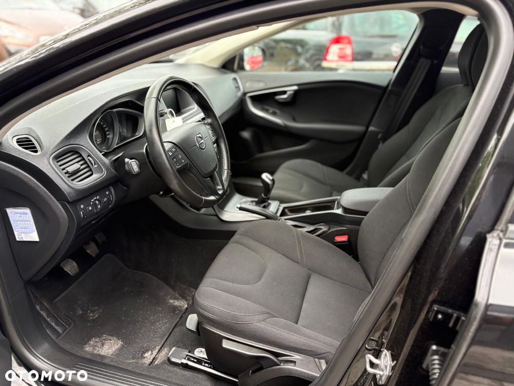 Volvo V40 D2 - 9