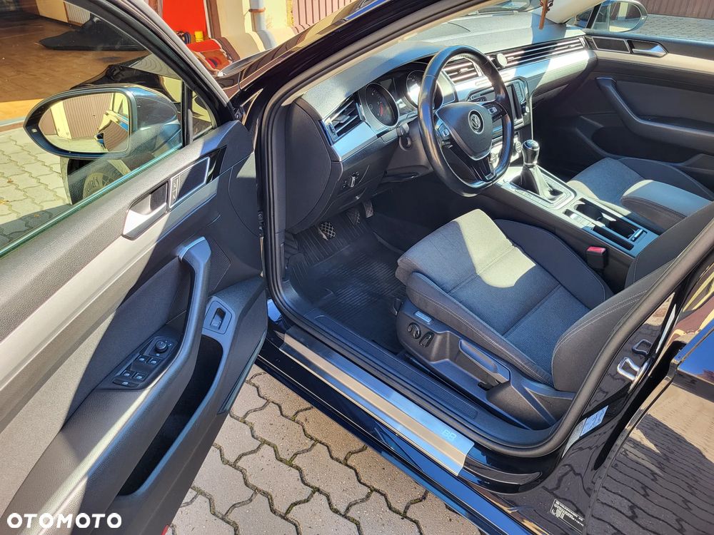 Volkswagen Passat 2.0 TDI BMT Comfortline - 23