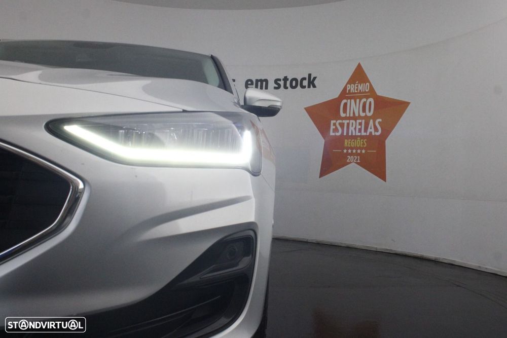 Ford Focus 1.0 EcoBoost MHEV Connected Design — fotografia 32