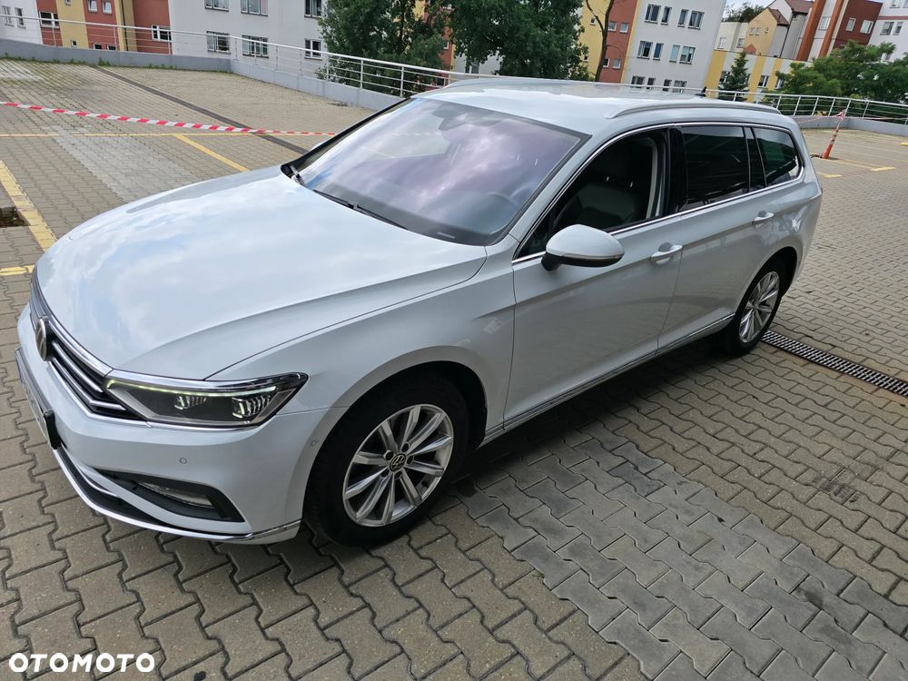 Volkswagen Passat 2.0 TDI SCR DSG 4Motion Elegance - 2