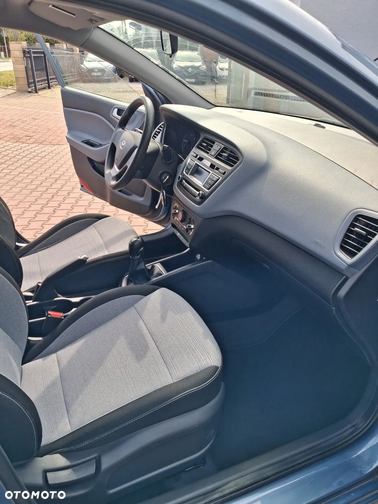 Hyundai i20 - 17