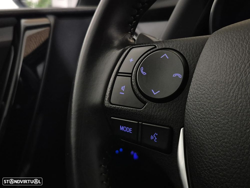 Toyota Auris 1.8 HSD Comfort +P.Techno+P.Sport - 22