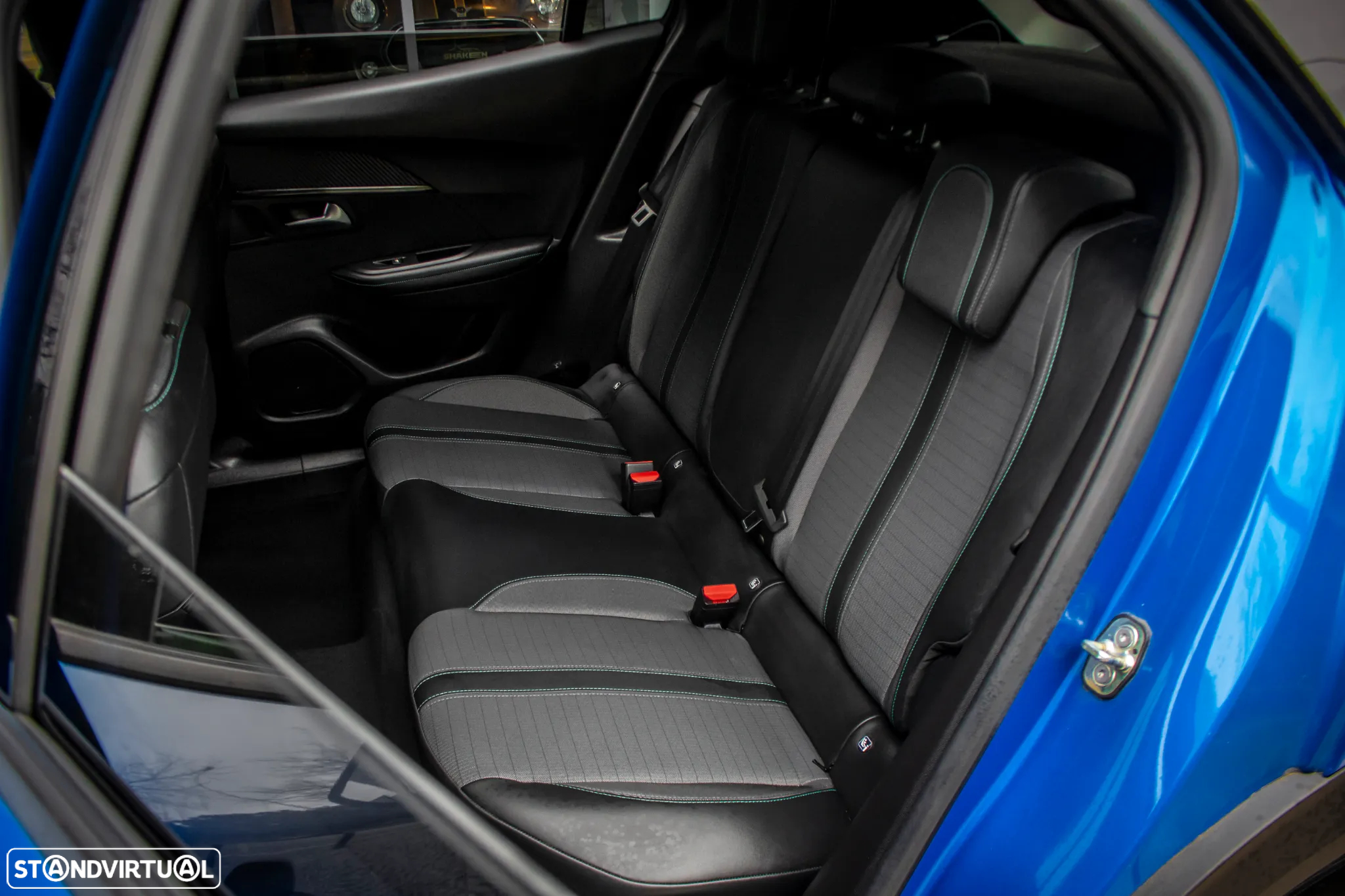 Peugeot e-2008 Allure - 30