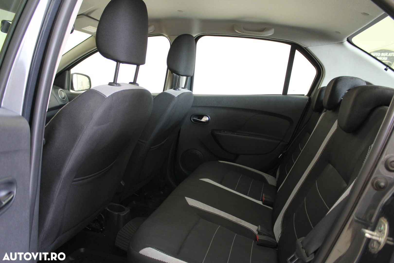 Dacia Logan Stepway 0.9 TCe - 9