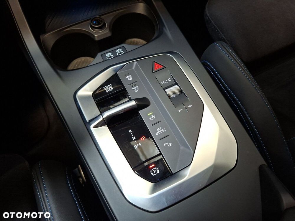 BMW Seria 1 120 mHEV - 12