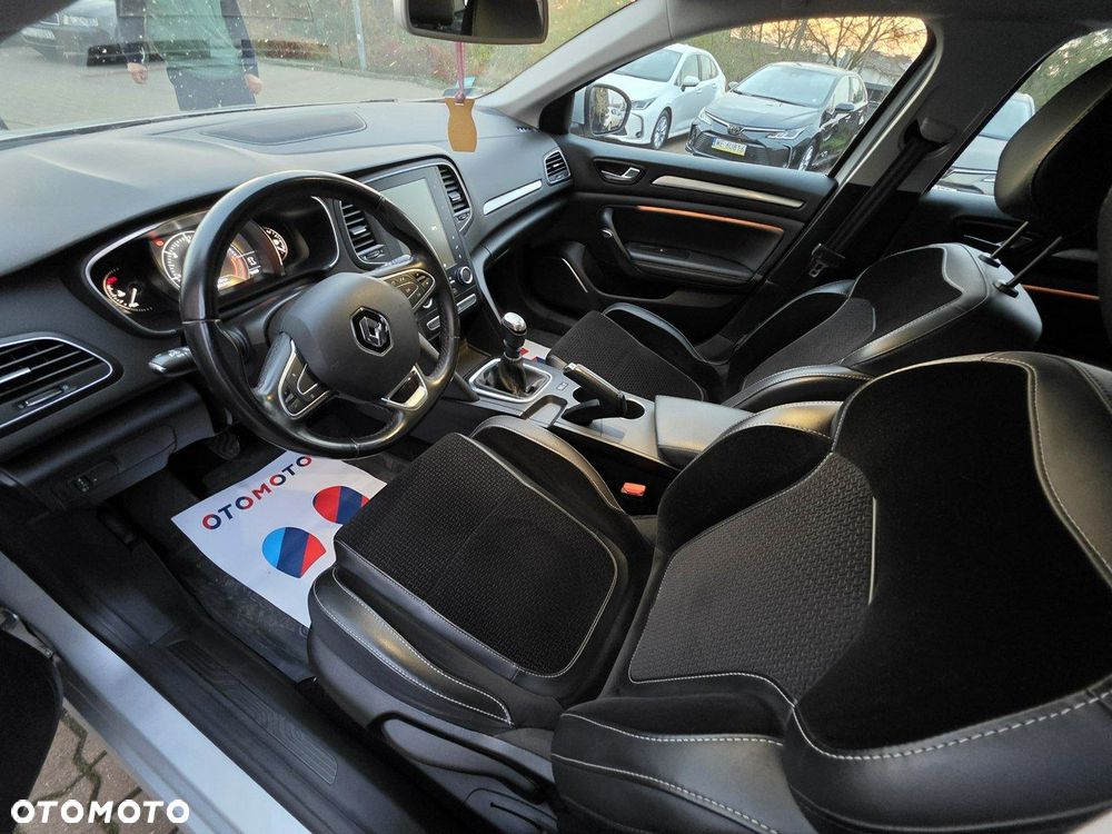 Renault Megane 1.5 Blue dCi Intens - 11