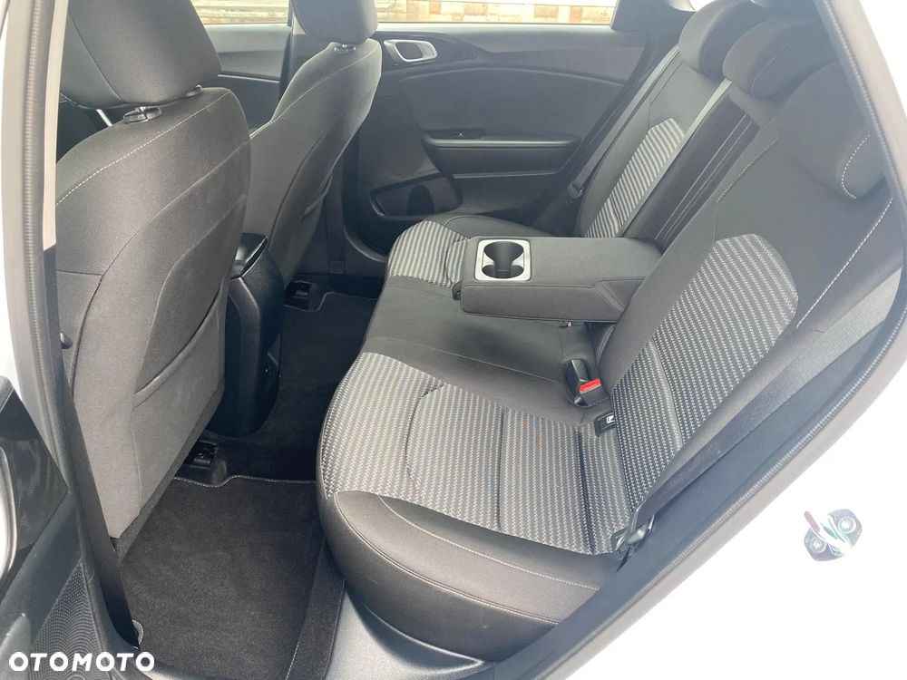 Kia Ceed 1.0 T-GDI Business Line Plus - 23