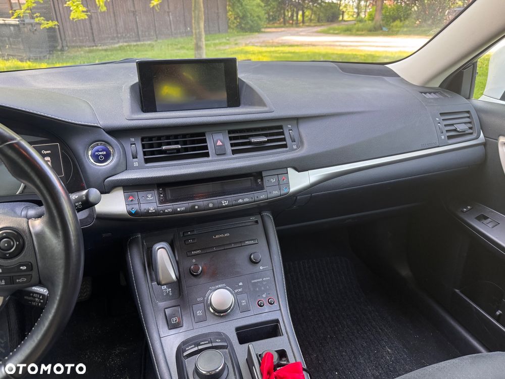 Lexus CT - 9
