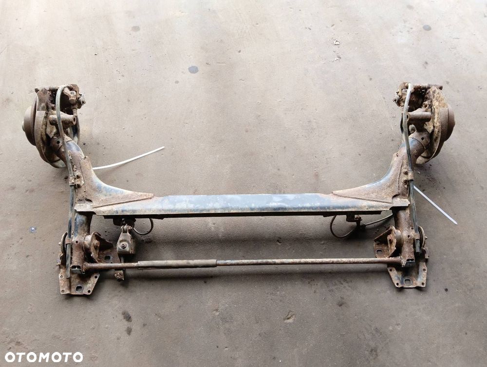 BELKA OŚ ZAWIESZENIA TYŁ TARCZE Z ABS AUDI 80 B4 SEDAN - 6