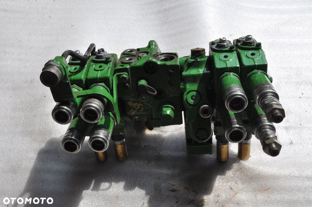 ROZDZIELACZ HYDRAULICZNY SEKCJA JOHN DEERE 6215R 6155R NR 17063102732-0/23469 - 3
