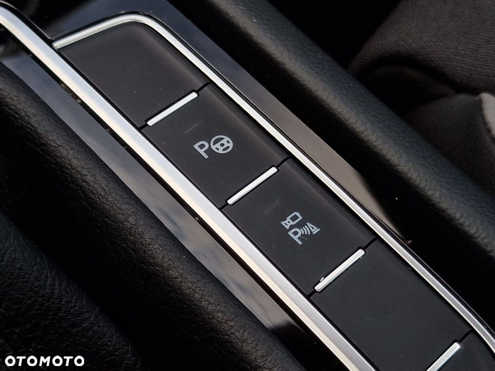 Volkswagen Passat 2.0 TDI 4Mot Elegance DSG - 30