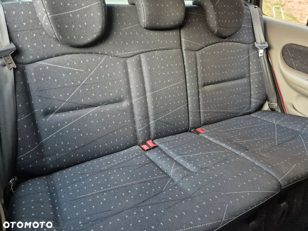 Renault Clio - 25