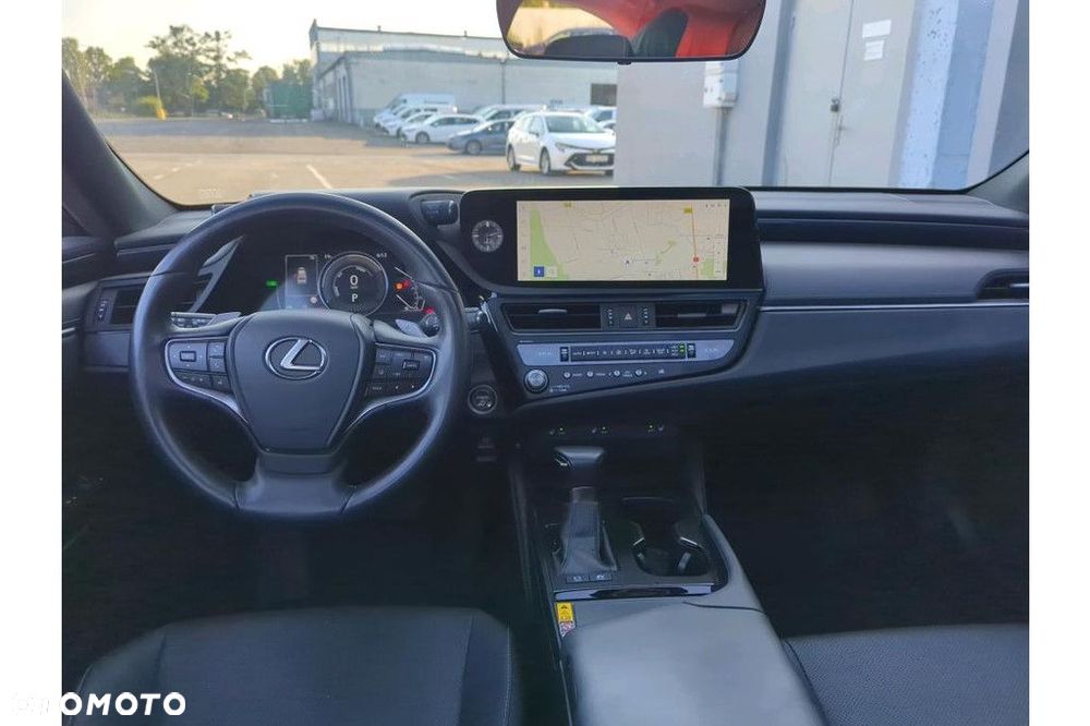 Lexus ES 300h Business Edition - 7