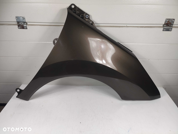 Błotnik Prawy Peugeot 3008 I 09-16 KDKD Brązowy