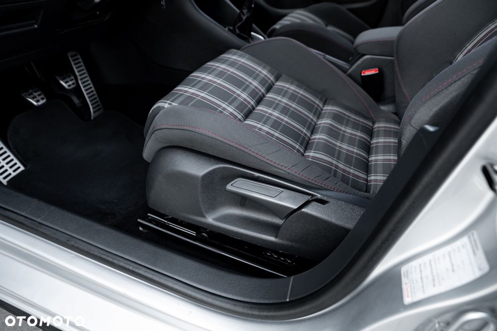 Volkswagen Golf 2.0 GTI - 20
