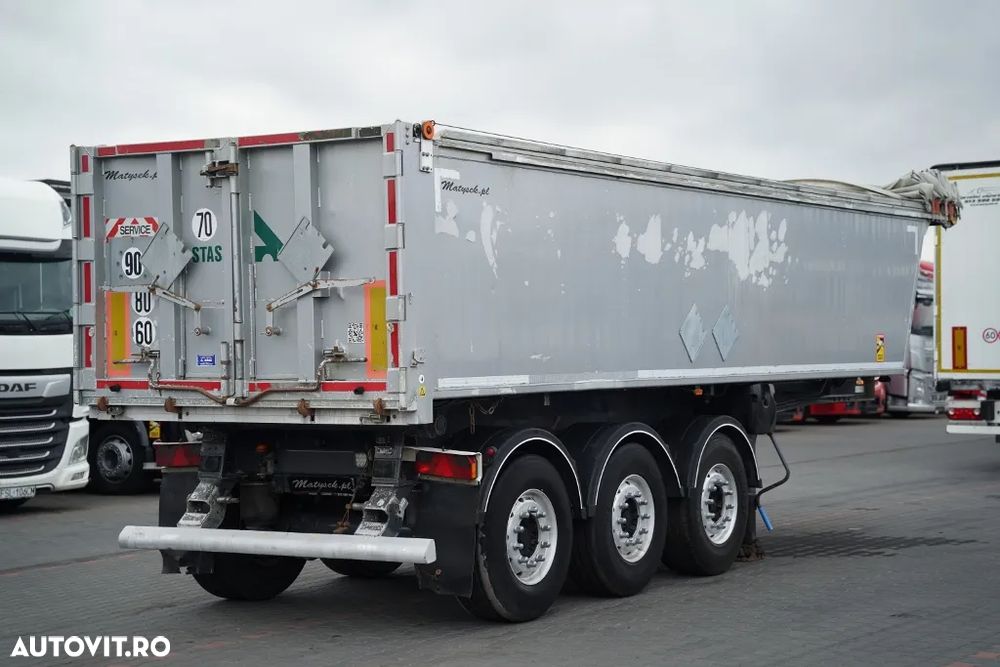 Stas / BASCULATOR - 28 m3 / ALUMINIU / AXĂ RIDICATĂ / CORTINĂ ELECTRICĂ / GREUTATE: 5.260 KG / - 5