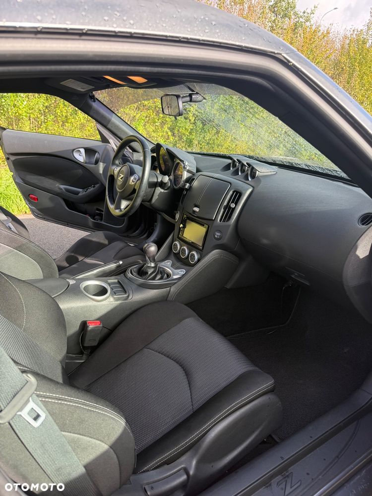 Nissan 370 Z - 11