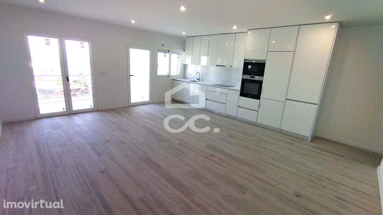 Apartamento tipo T-2 no centro da Vila de Pataias. - Grande imagem: 2/17