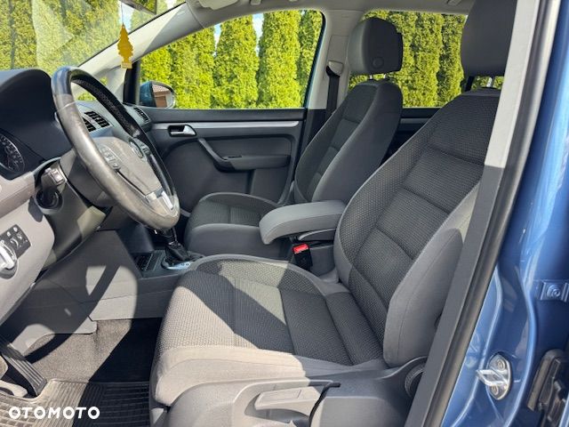 Volkswagen Touran - 11