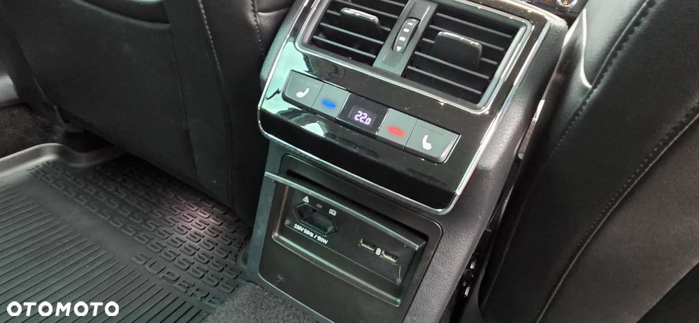 Skoda Superb 2.0 TDI 4x4 L&K DSG - 18
