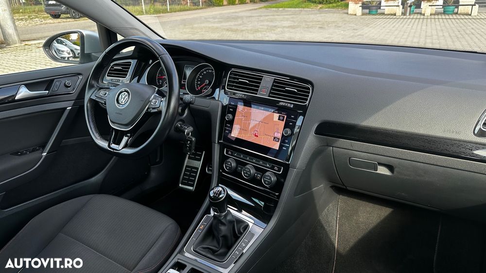 Volkswagen Golf 2.0 TDI Sound - 19