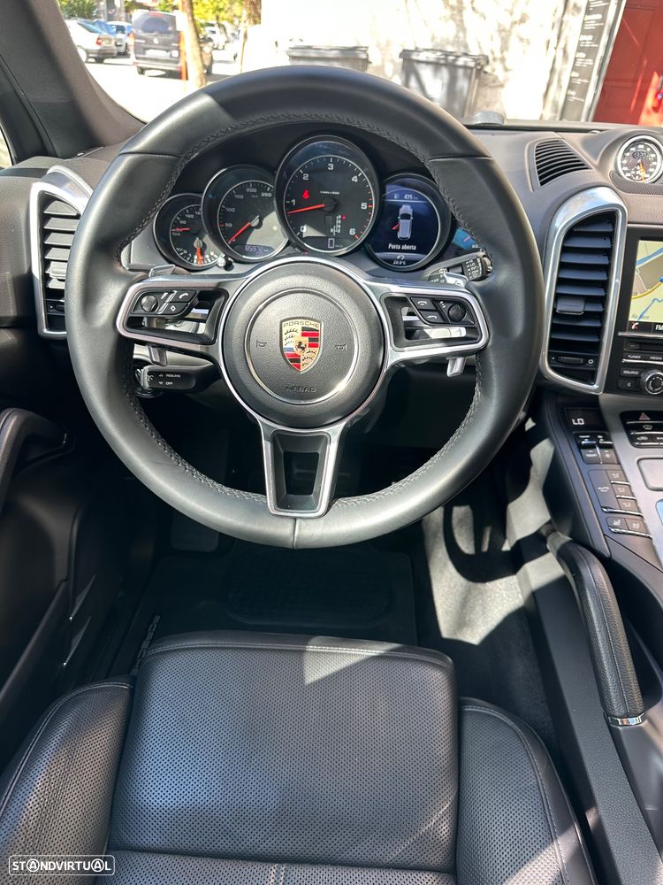 Porsche Cayenne Platinum Edition - 7