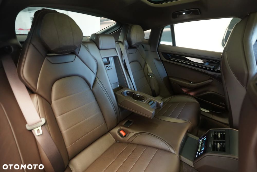 Porsche Panamera - 12