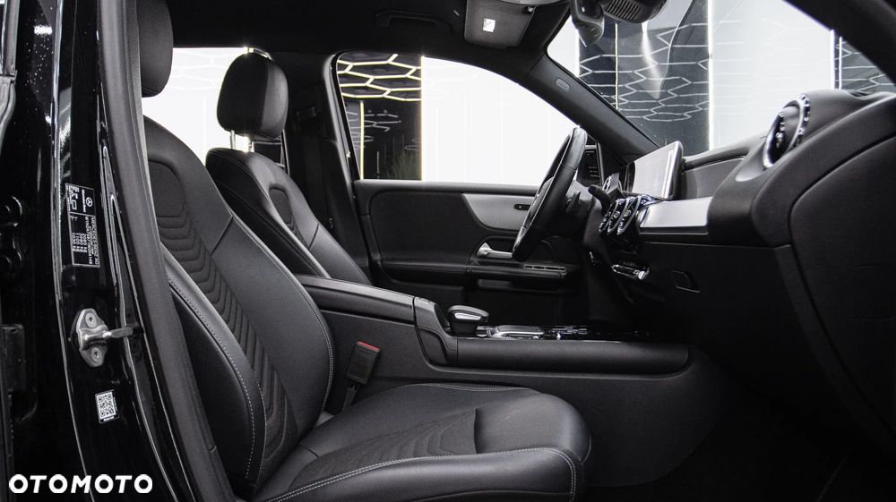 Mercedes-Benz GLB 200 7G-DCT - 20