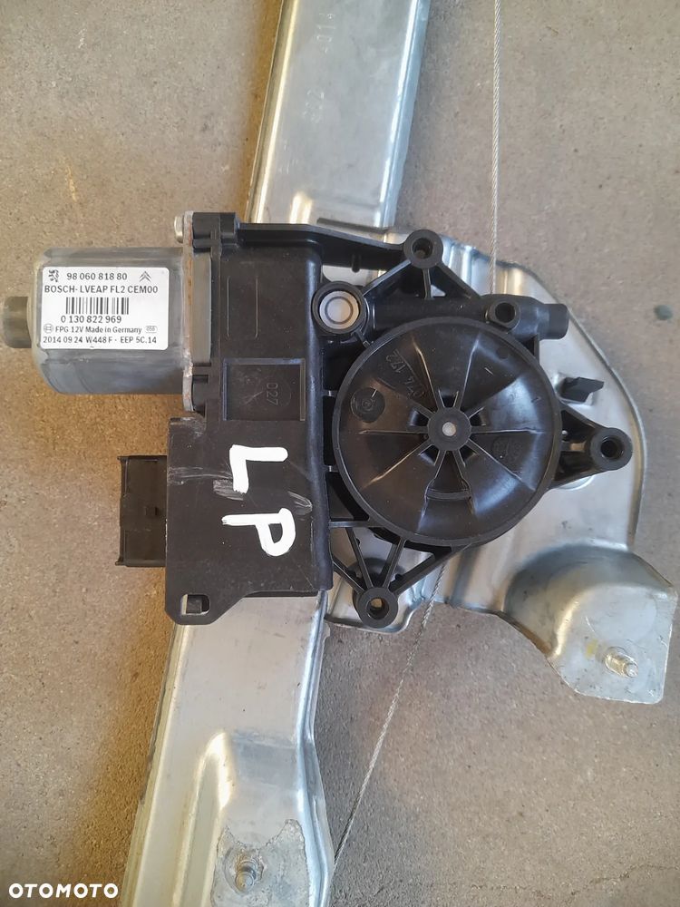 podnośnik mechanizm szyby drzwi tył tylnych lewy Peugeot 2008 I - 4