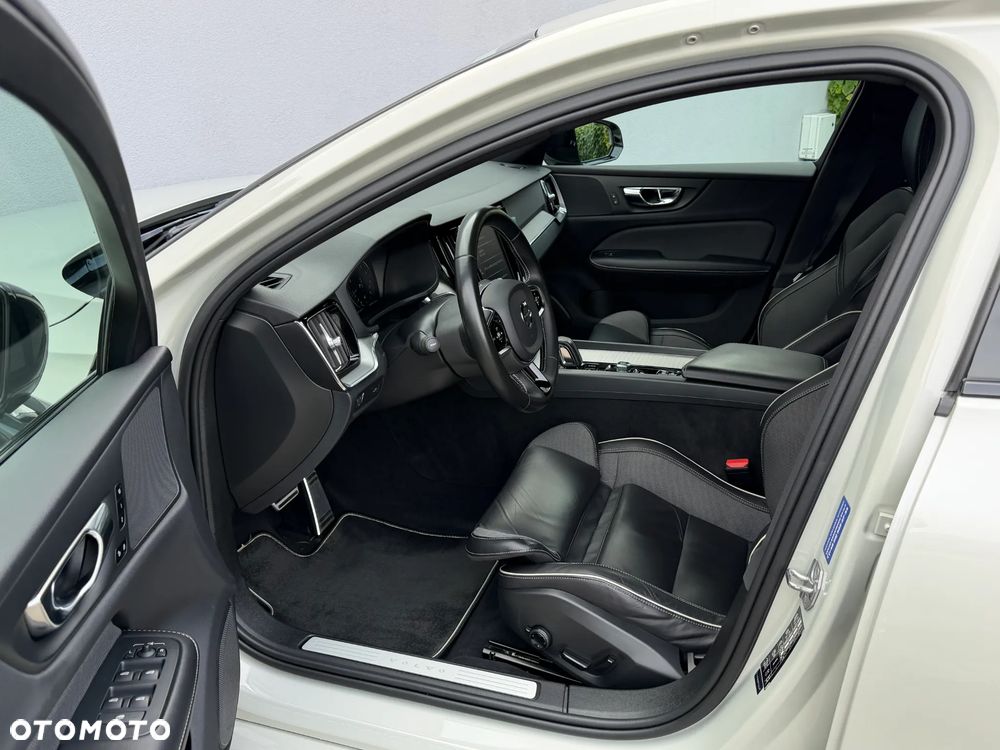 Volvo S60 B4 B R-Design - 8