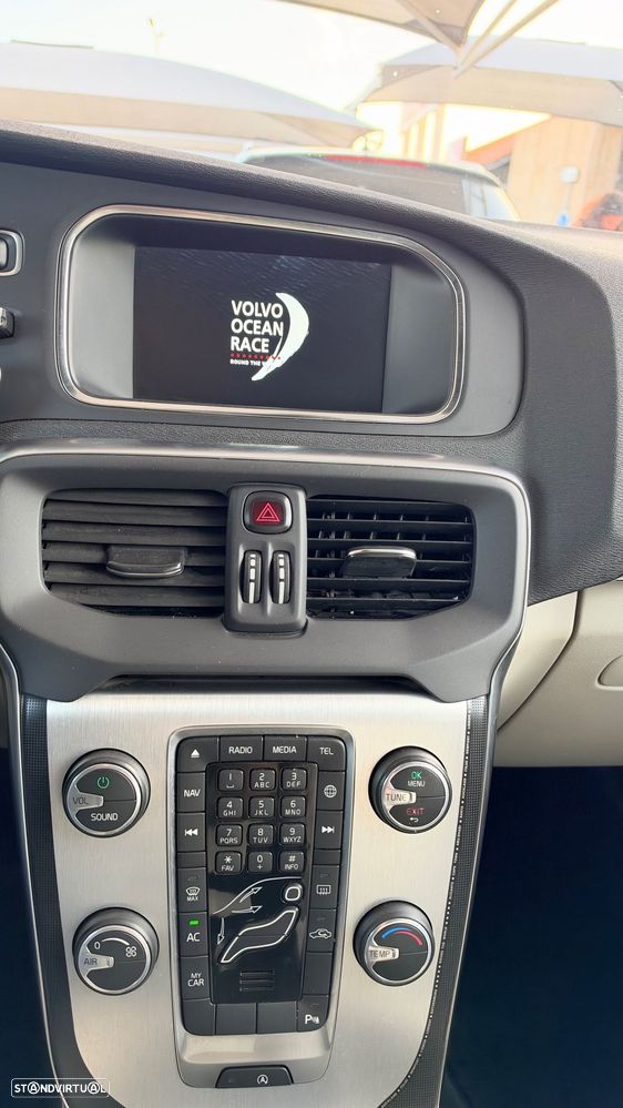 Volvo V40 Cross Country 1.6 D2 Volvo Ocean Race - 11